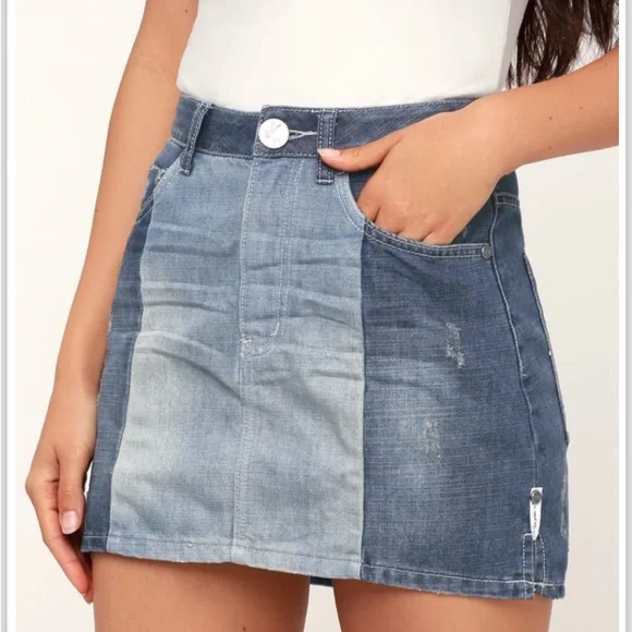 One Teaspoon Medium Wash Two-Tone Distressed Denim Mini Skirt. Size 27 - Picture 1 of 11